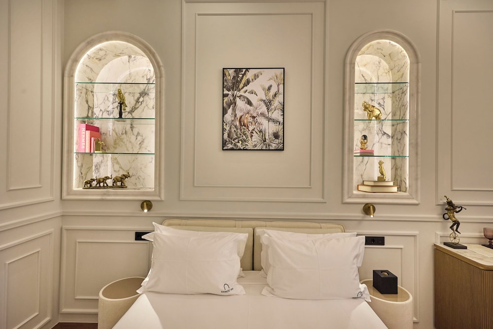 Ermou 99 Intelligent Private Suites