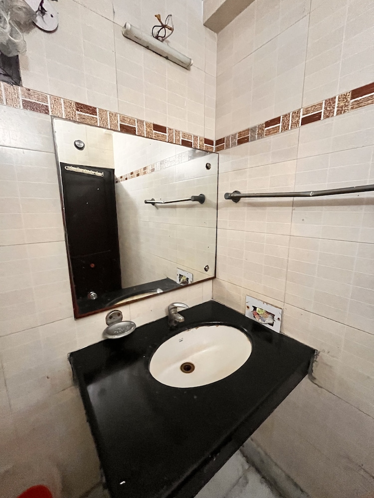 Faridabad Vacations - HOTEL GRAND HIGHWAY - Property Image 10