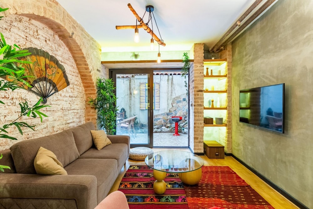 Missafir Apartment With Backyard in Nisantasi