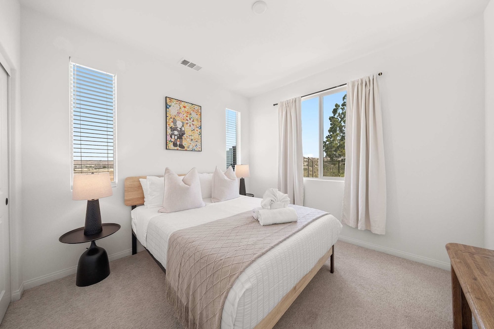 @ Marbella Lane - Curated 5BR in Upscale RMV Haven