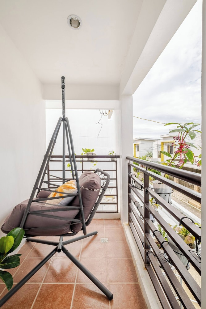 Charming Iloilo City House With Garden View