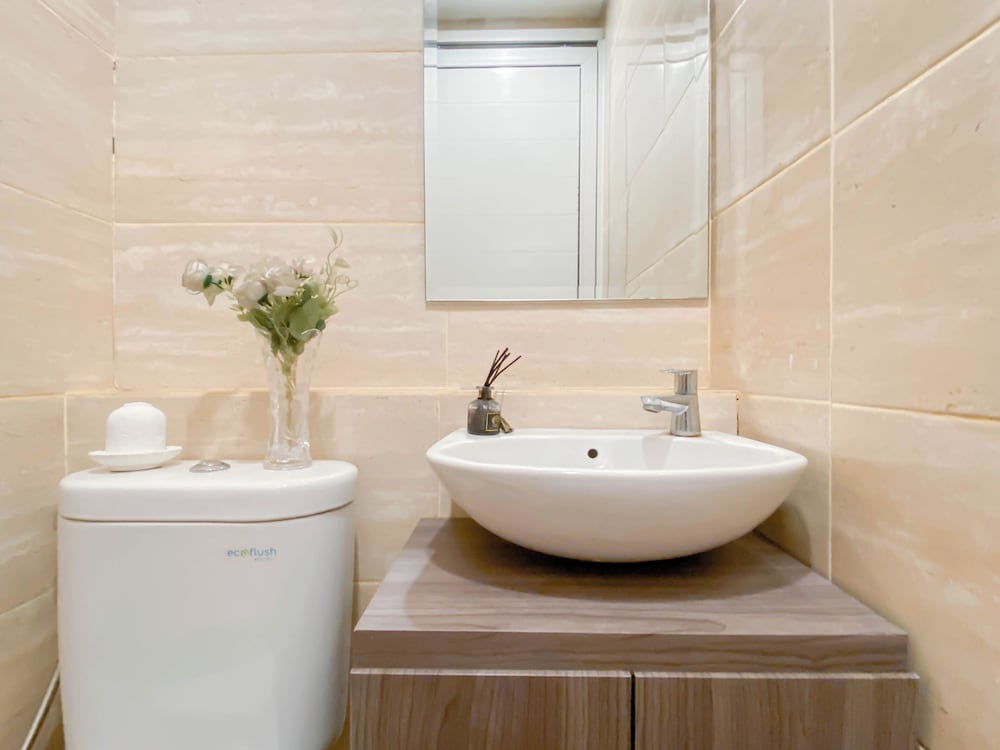 Brand New Studio Apartment at Springwood Residence