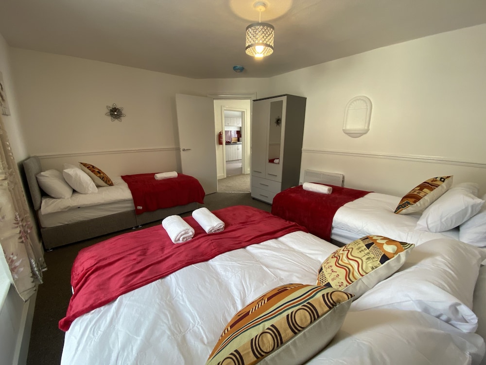 Octagon Apartment 3 view 4