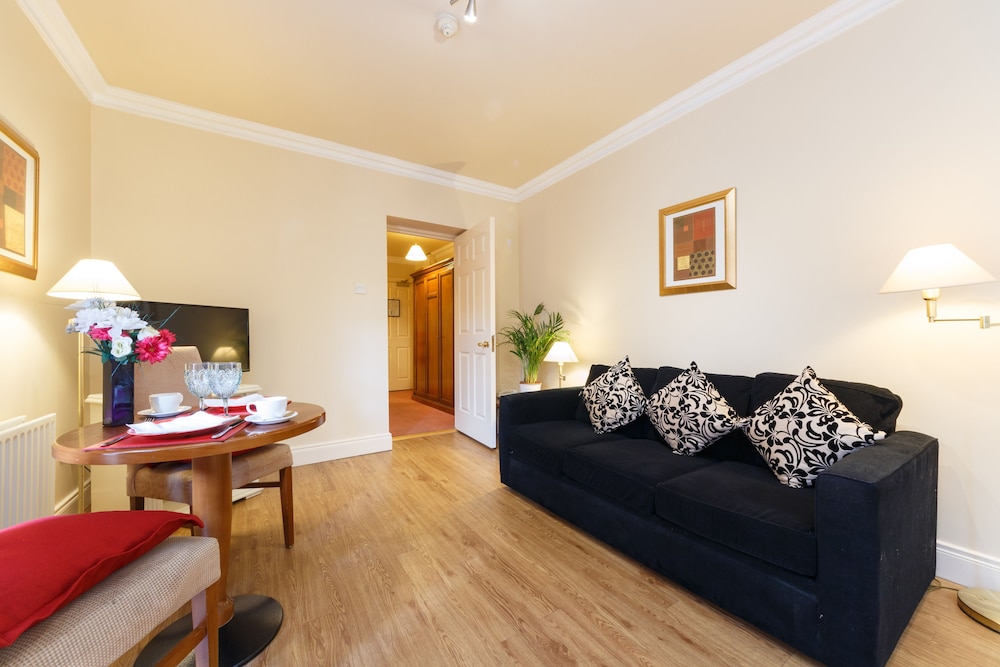 Lismar Guest House