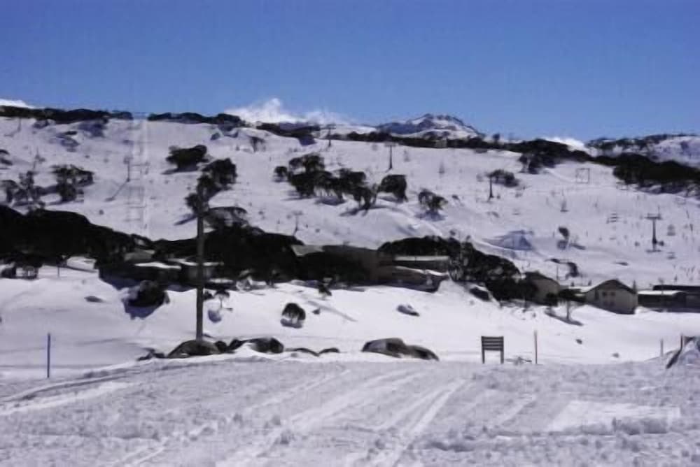 Swagman Chalet
