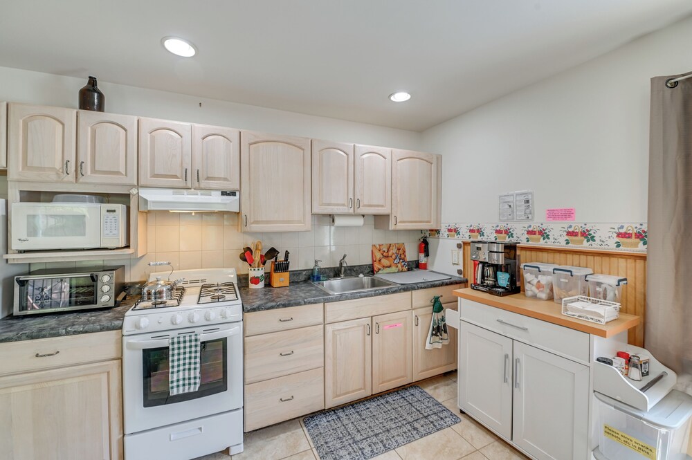 1 Mi to Hunter Mtn: Cozy Unit on 6-acre Property!