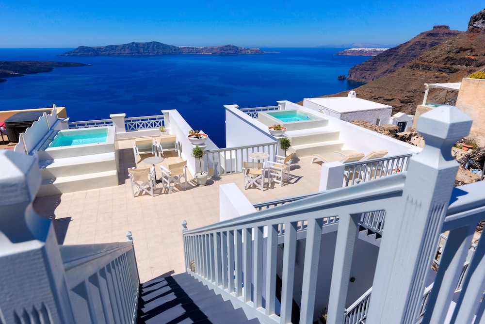 Iriana Suites