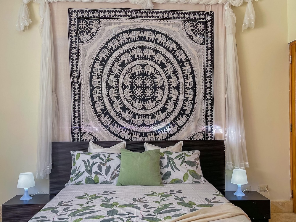 Cute Apartment Only Steps From the Beach