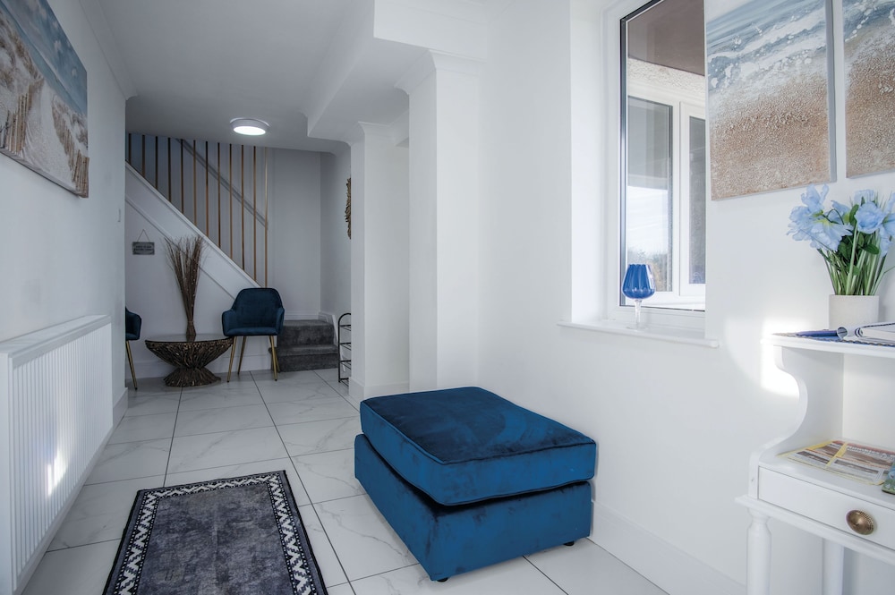 Oasis - 2 Bed Apartment - Ocean Breeze