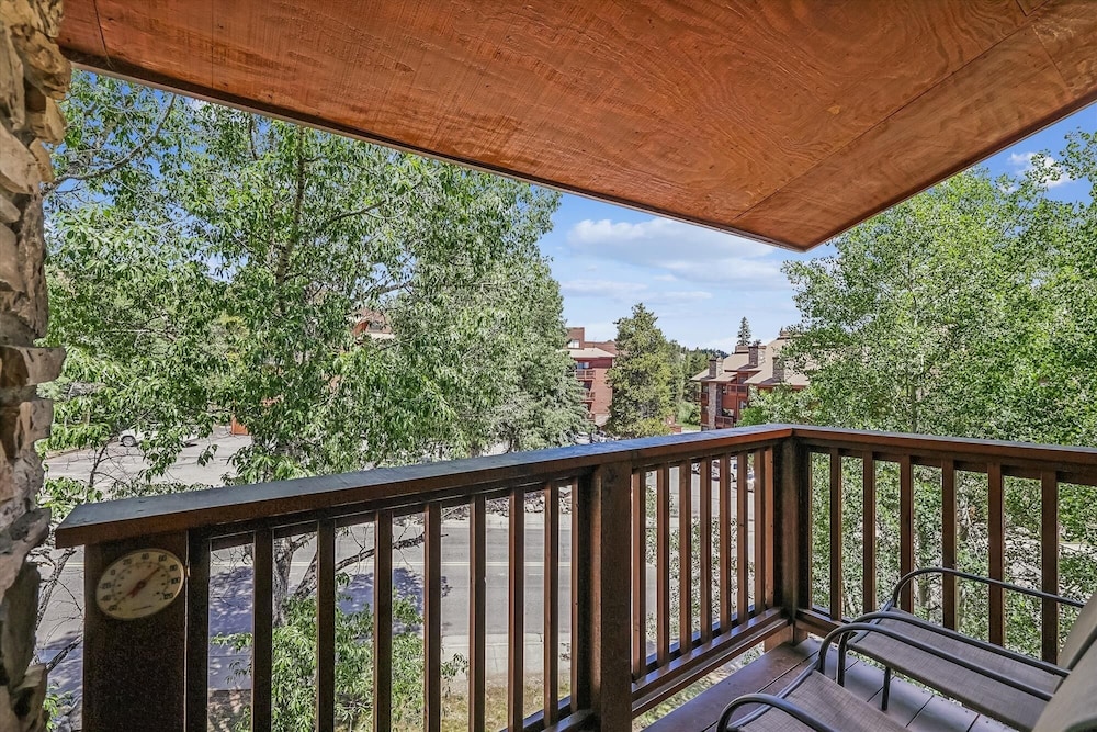 Pine Ridge 11e 2 Bedroom Condo