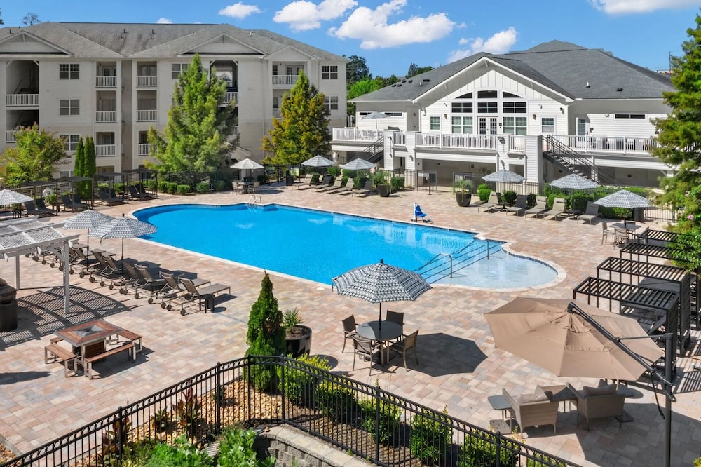Landing Apartments - University City North