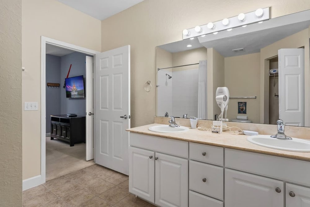 Themed Bedrooms Disney Area 3BR