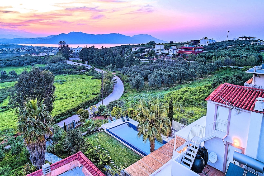 Cretan Mansion with Heated Swimming Pool