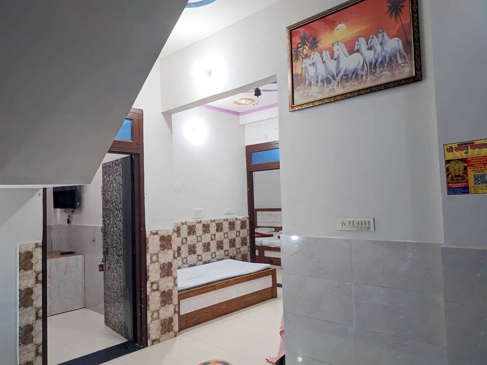 New khandelwal Guest House