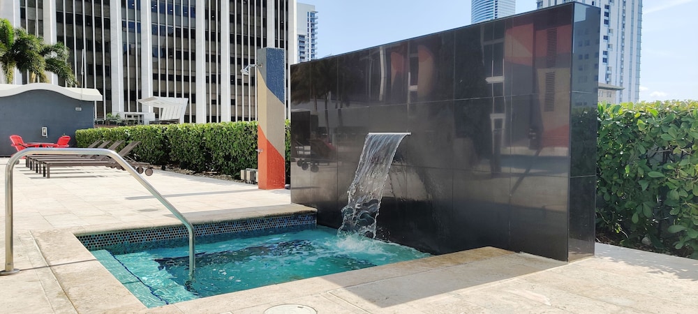 Luxury Apartments at 50 Biscayne