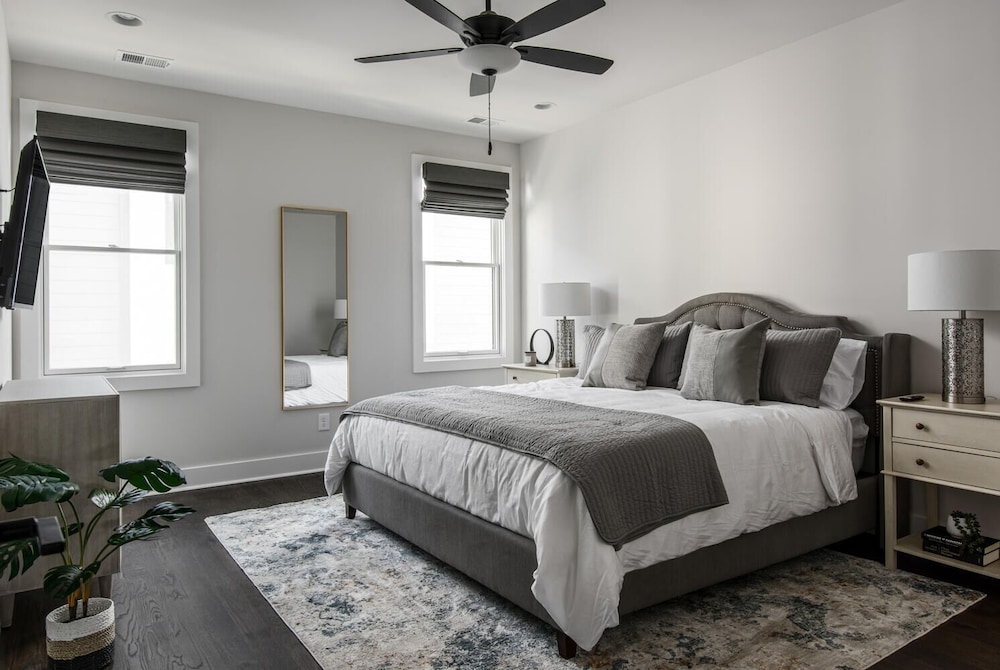 Luxe-tennessee Row-heart of Gulch-mins to Broadway