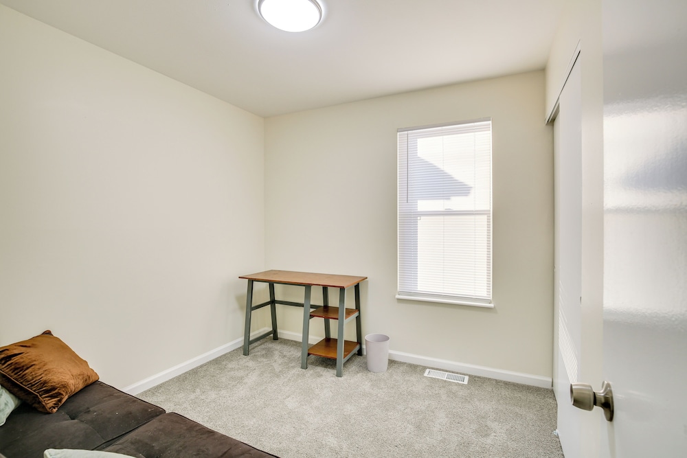9 Mi to Forest Park: Pet-friendly Home in St Louis