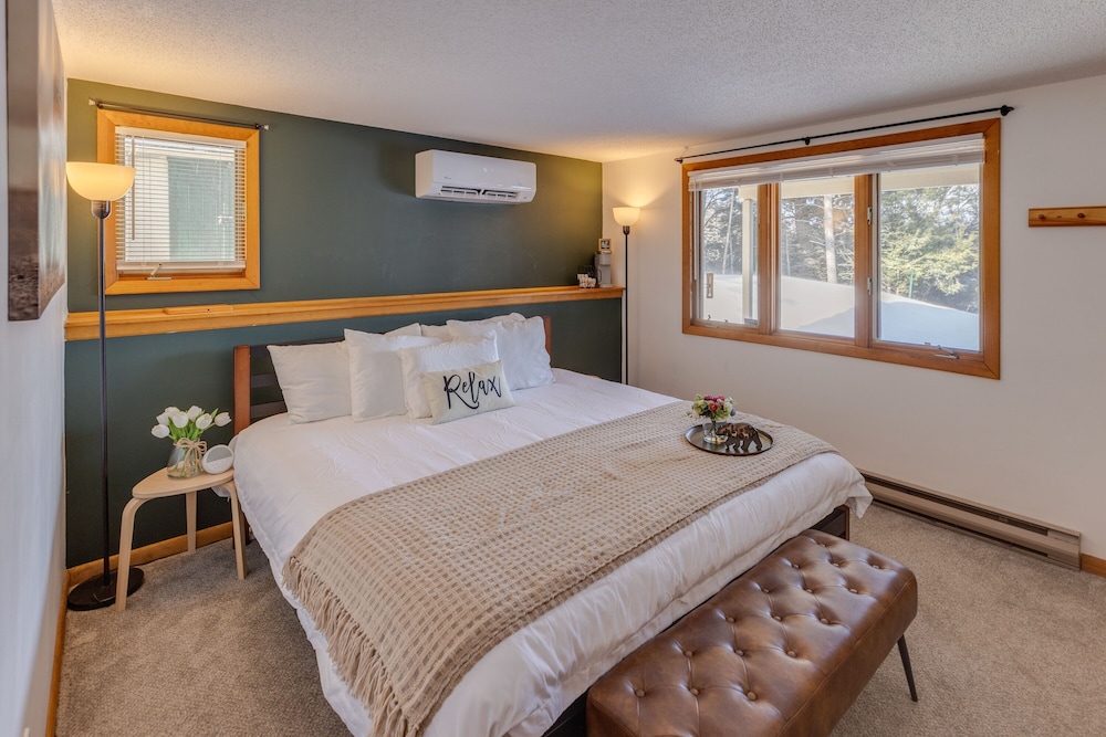 Scenic White Mountains Retreat 4 Bedroom Home