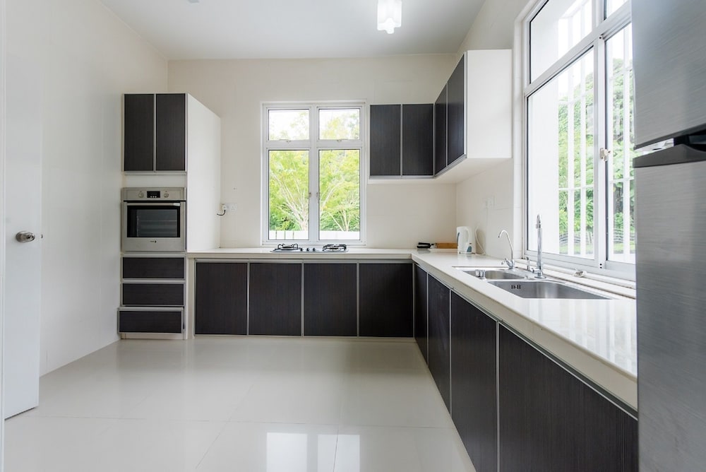 New Corner Shamrock Beach Villas Seaview