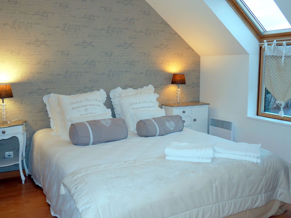Beachfront Holiday Home in Guisseny