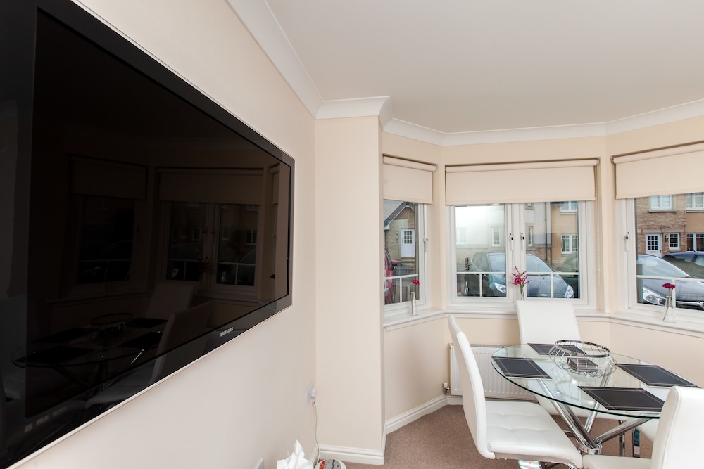Dunfermline Vacations - Duloch Apartments KW - Property Image 8