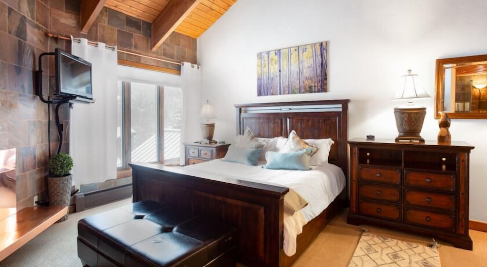 Pinnacle at Deer Valley Resort - Four Bedroom Condo with Hot Tub #1263 4 Condo