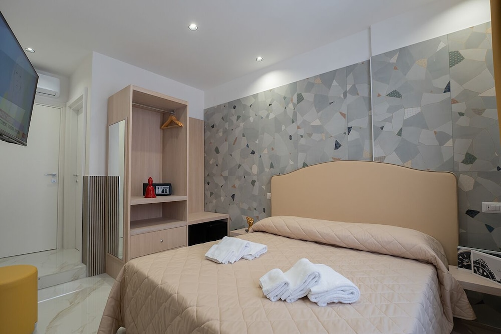 P.C. Boutique H. Napoli Centro by ClaPa Group Dislocated Hospitality