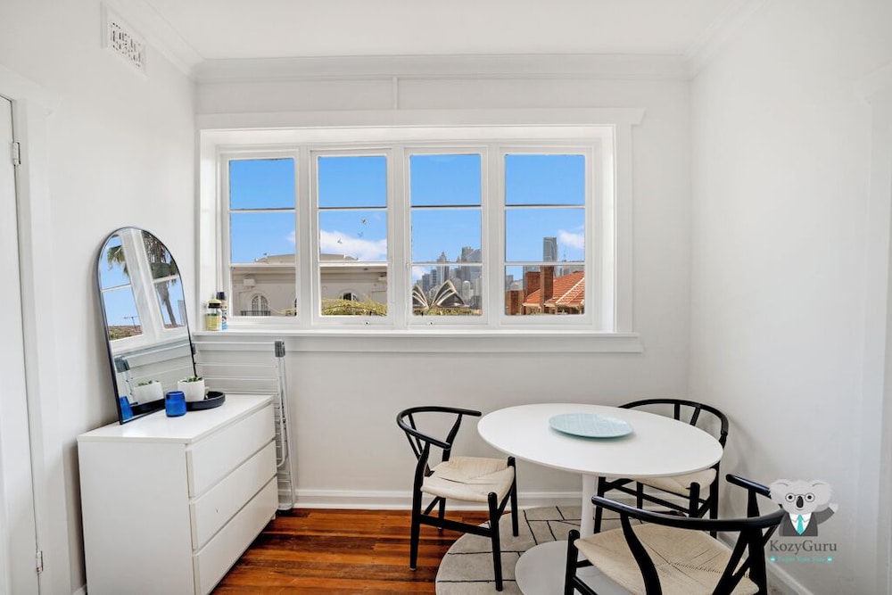 Kozyguru | Kirribilli | Opera House View 2 Bed Apt