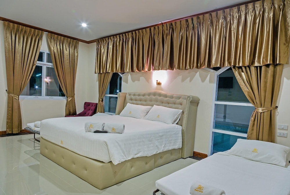 Royal Graces Luxury view 3