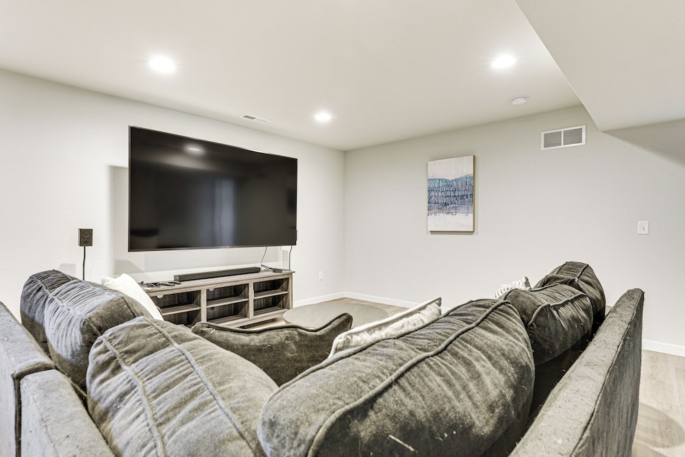 Spacious & Modern Home w/ Deck in Oregon!