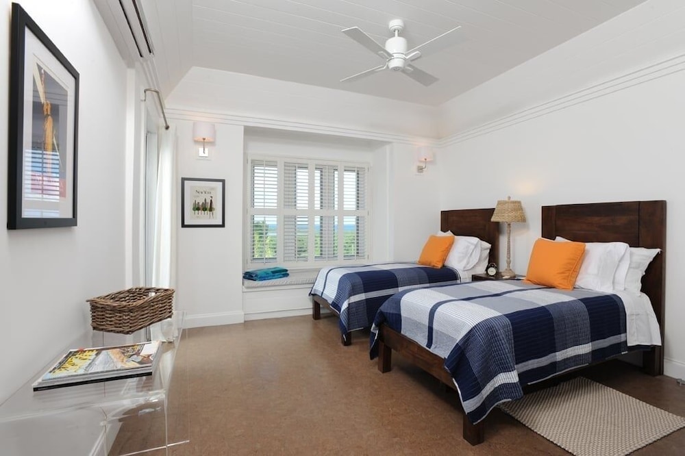 Buttonwood Reserve Compound - Compound W/beach, Pool, Pickleball 17 Bedroom Condo