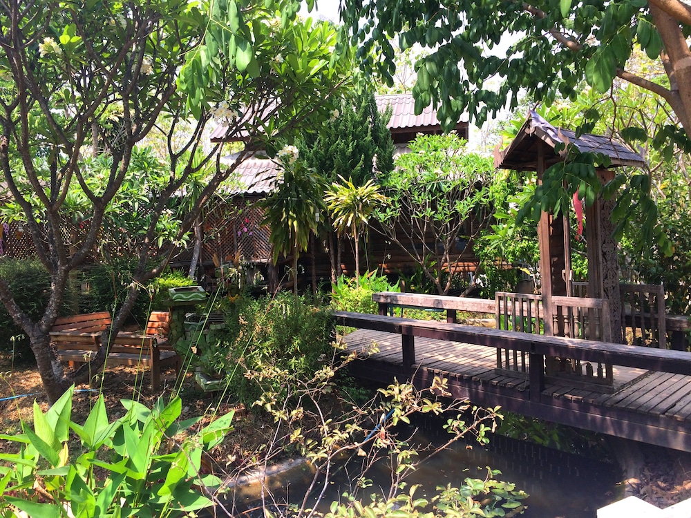 Montri Garden House