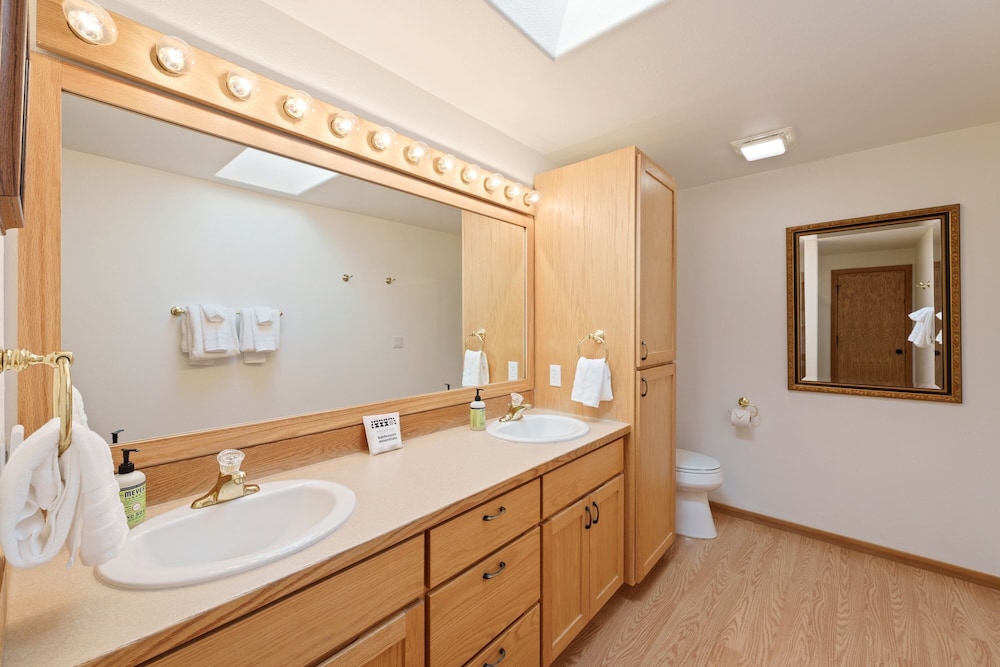 15 Lassen Ln 4 Bedroom Home