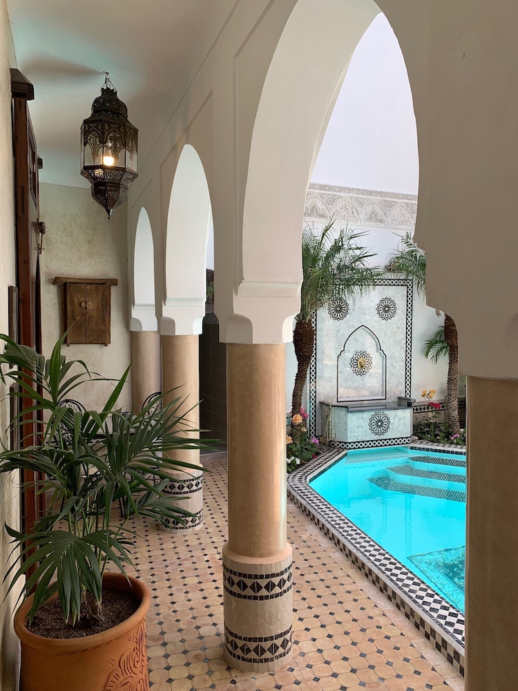 Riad Abaka by Ghali