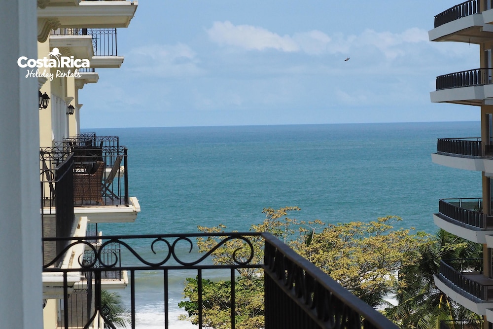 Acqua Residences