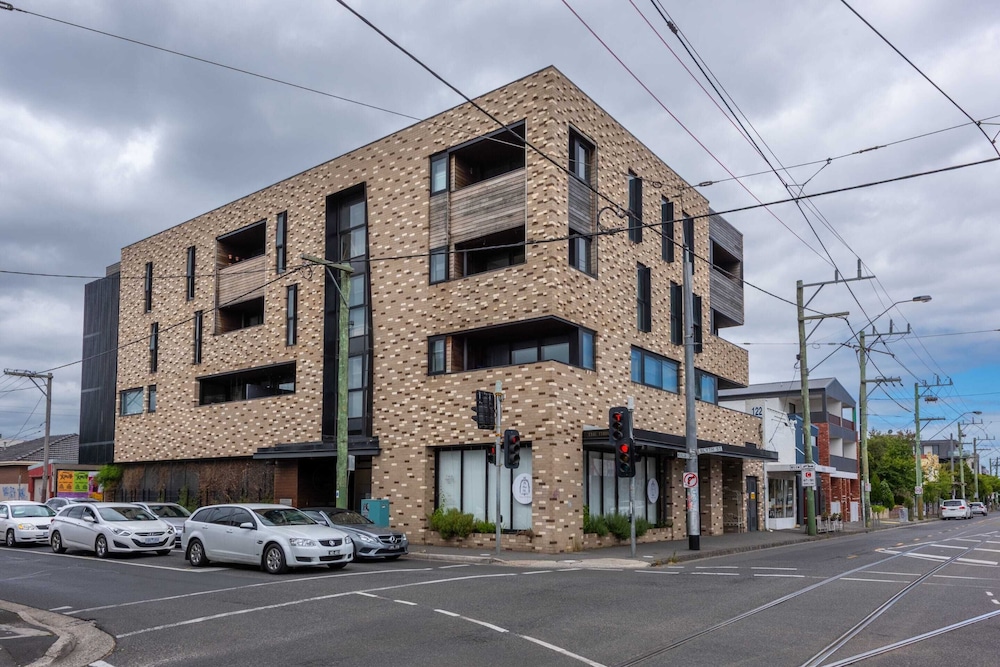 Modern 1 Bedroom Apartment in Brunswick East Near CBD