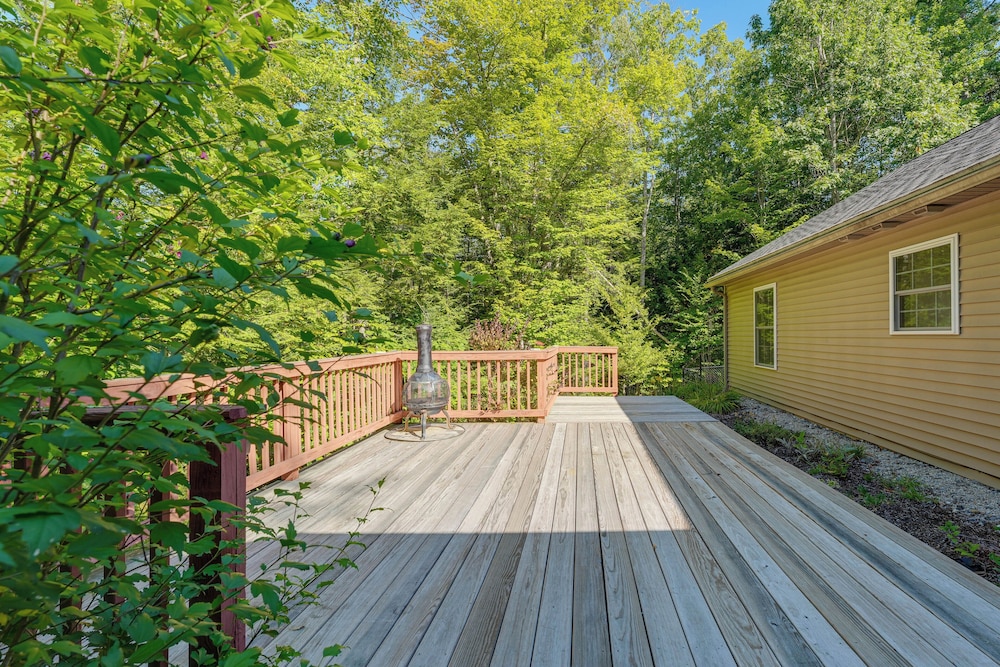 4 Mi to Long Lake! Secluded Haven w/ Fenced Yard