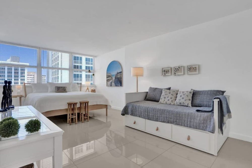 Boutique Luxury 2Br 2Ba Beach Intercostal View