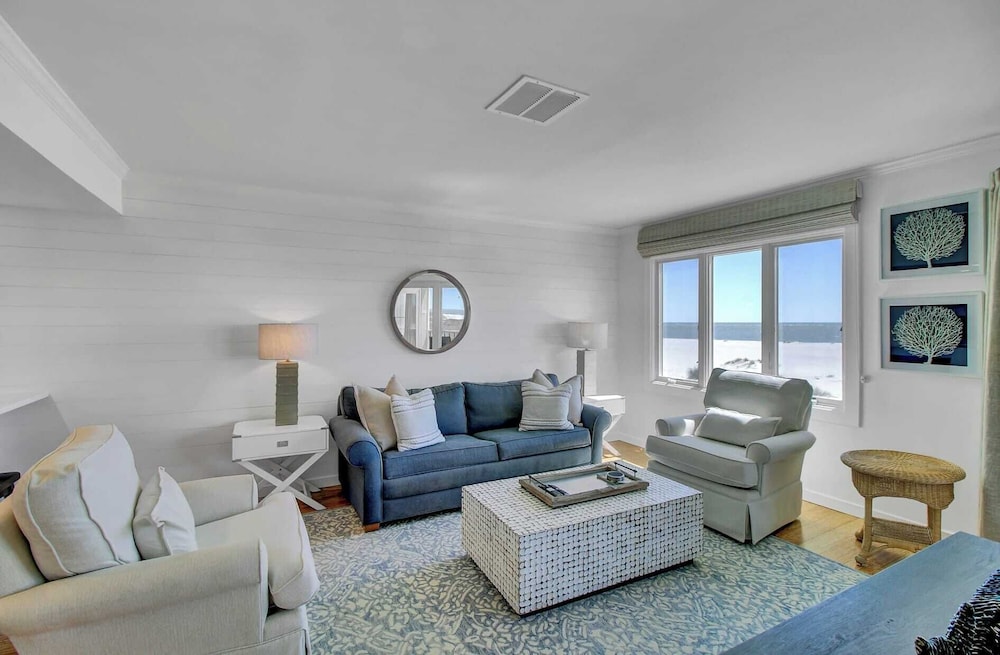 202 F Port O Call by Avantstay Amazing Oceanfront Views!