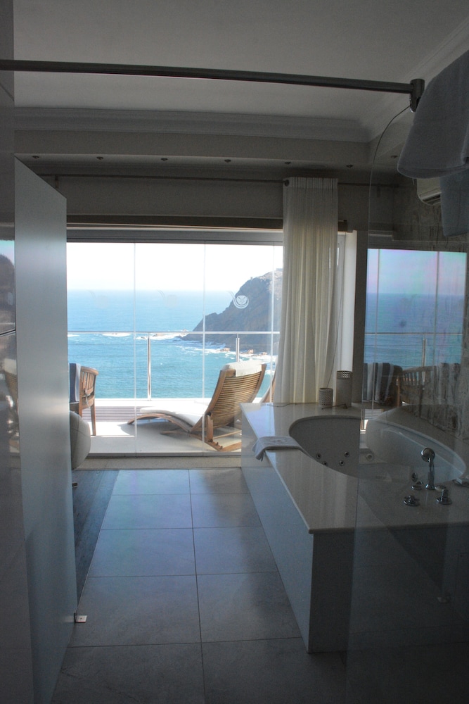 Head over Hills Luxury Retreat