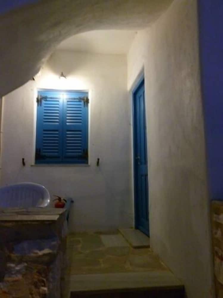 Ioanna Rooms