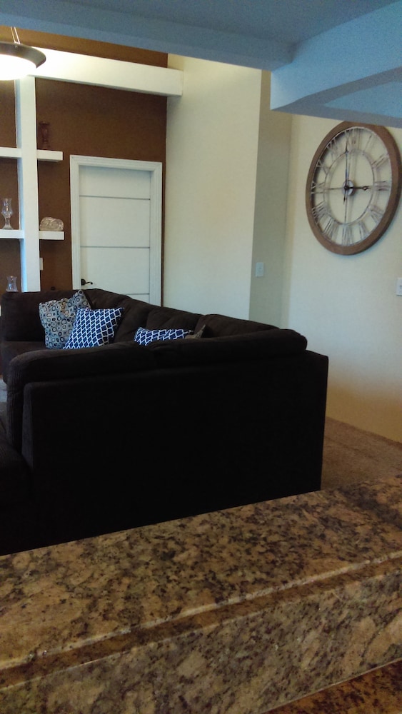 Ensenada Vacations - Modern vacational home close to Costco and Walmart - Property Image 1