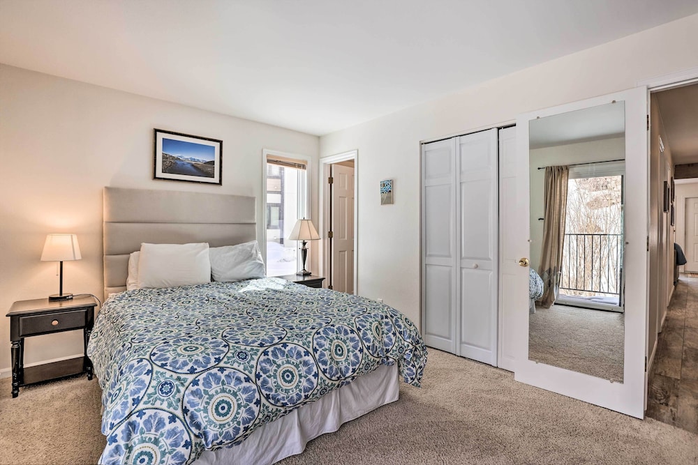 Cozy East Vail Condo ~ 6 Mi to Vail Village!