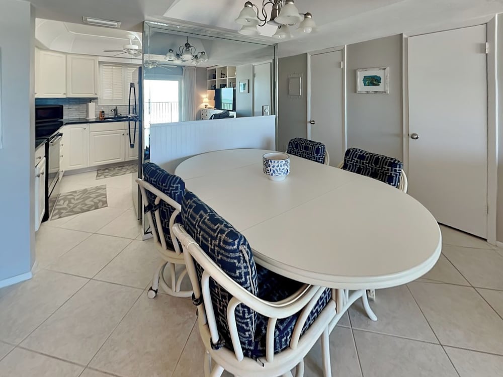 Barry Palm 202 by Distinctive Beach Rentals
