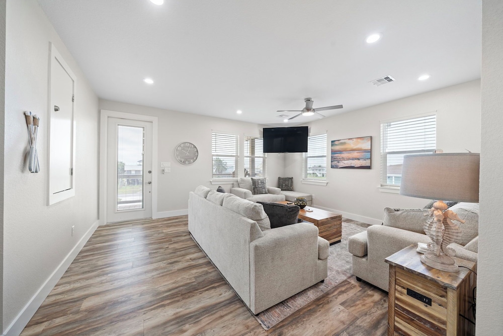 Coral Mountain by Ryson Vacation Rentals