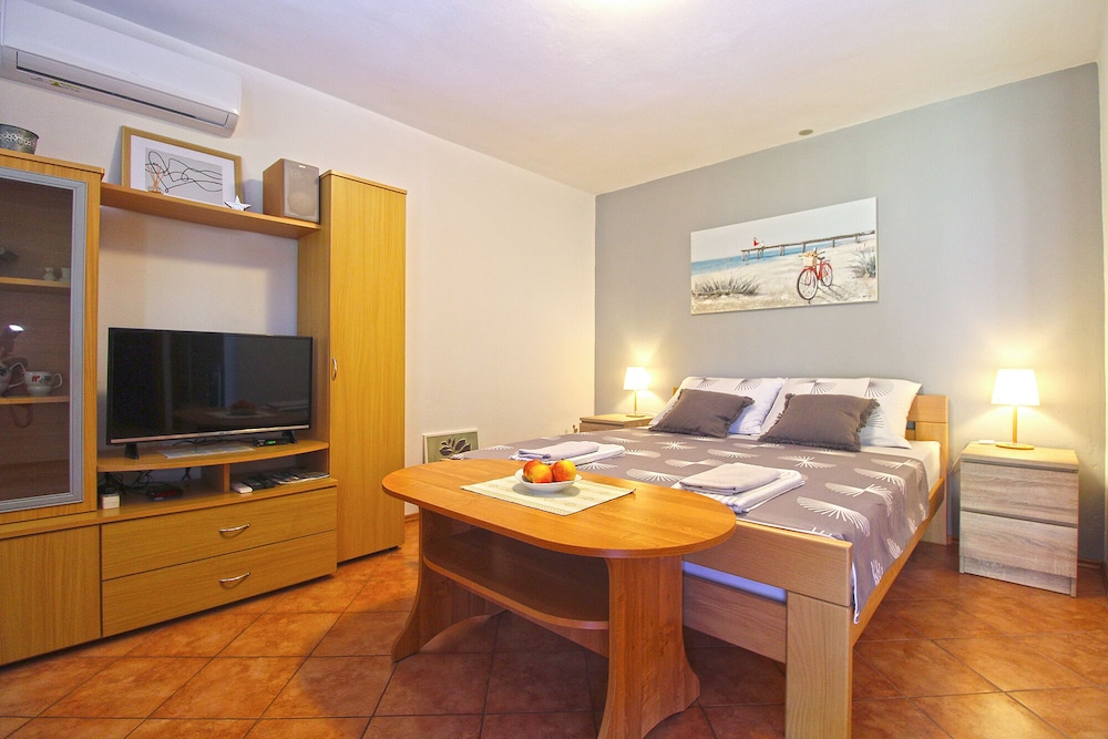 Apartment 1573 view 2