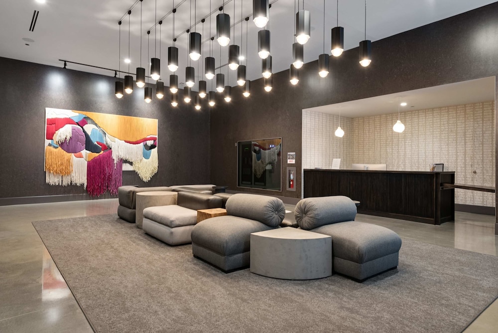 West Loop Group Hub 3 Modern 2BR Apartments