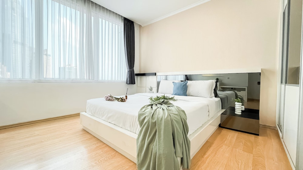 Spacious Luxury 2Br Apartment With Extra Room At Fx Residence