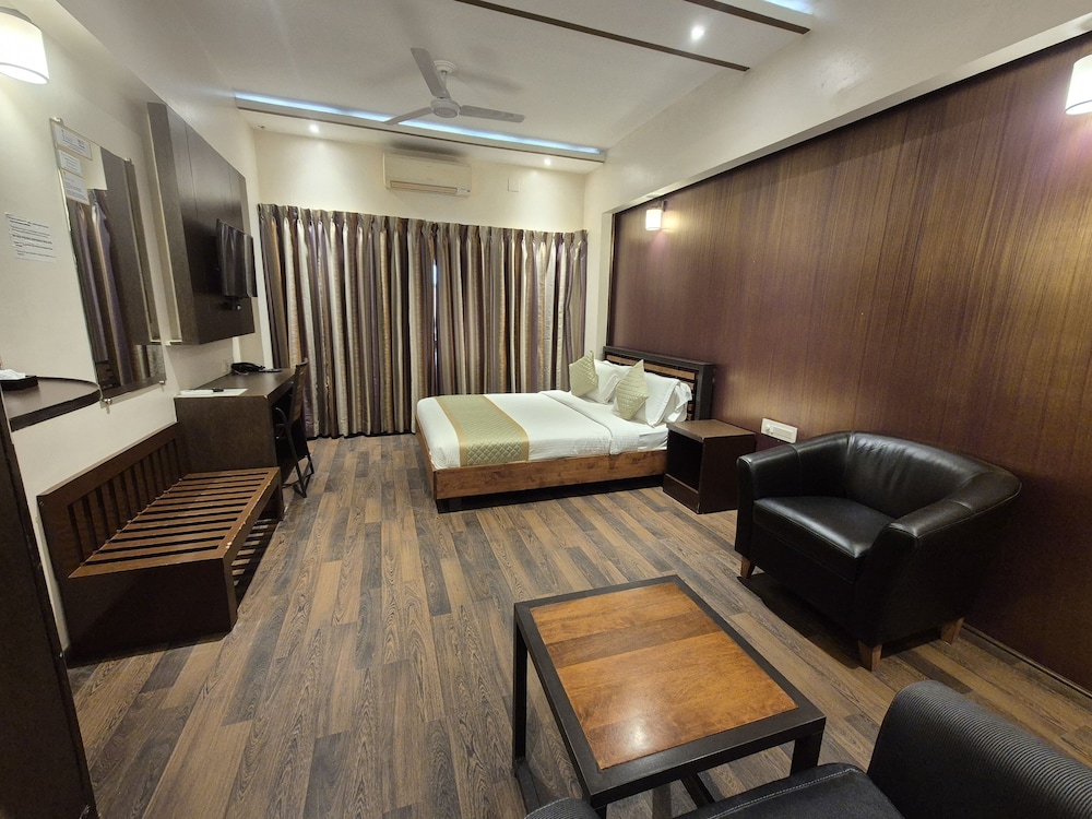 R D HOTELS HSR