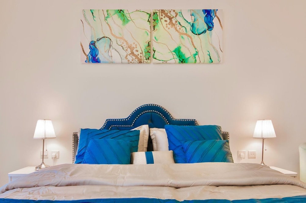 SIMPLY COMFORT Amazing BeachFront Apartments near Atlantis Waterpark